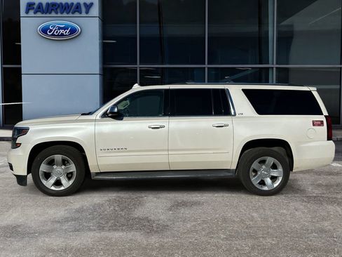 Used 2015 Chevrolet Suburban LTZ image 7