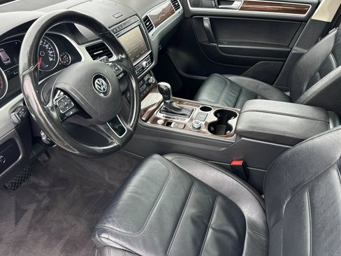 Used 2015 Volkswagen Touareg VR6 AWD/4WD image 10