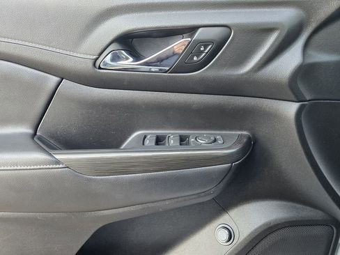 Used 2023 GMC Acadia SLT AWD/4WD image 19