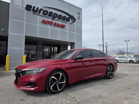 Used 2022 Honda Accord Sport image 2
