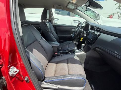 Used 2017 Toyota Corolla SE FWD image 14