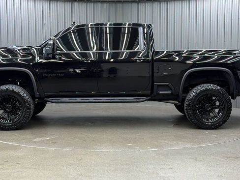 Used 2025 Chevrolet Silverado 2500 LTZ w/ Trail Boss Package AWD/4WD image 2
