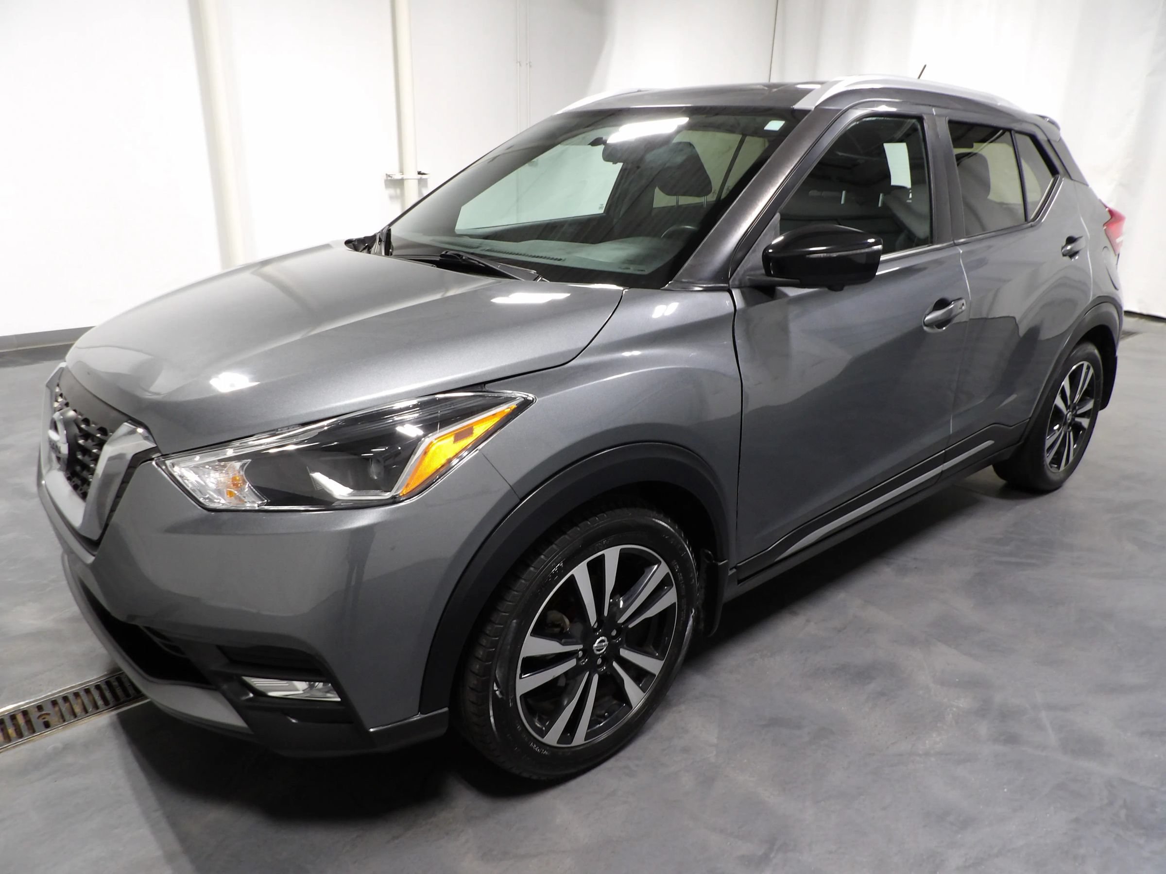Used 2019 Nissan Kicks SR FWD image 3