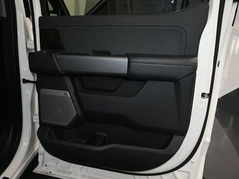 Used 2025 Ford F250 Lariat w/ Tremor Off-Road Package AWD/4WD image 17
