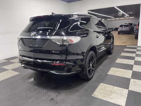 Used 2024 Buick Enclave Avenir image 5