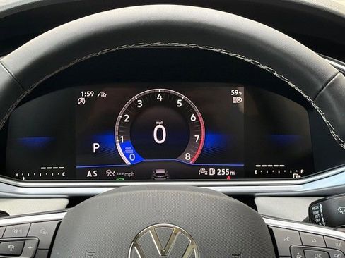 New 2025 Volkswagen Taos SE image 29