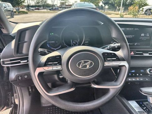 Used 2023 Hyundai Elantra Blue FWD image 11
