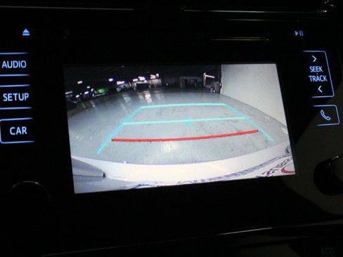 Used 2018 Toyota Prius Two image 17