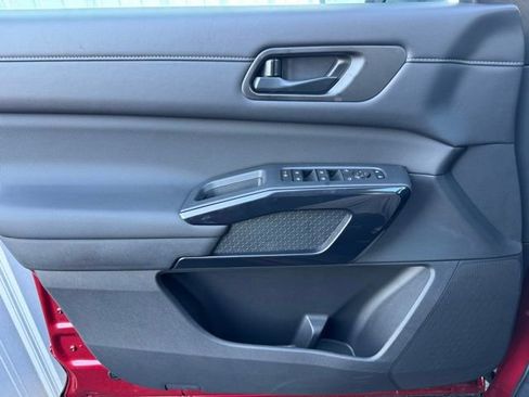 New 2026 Nissan Pathfinder SV image 11