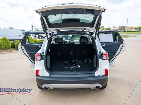 Used 2022 Ford Escape SEL w/ Technology Package FWD image 17