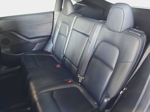 Used 2021 Tesla Model Y Long Range AWD/4WD image 17