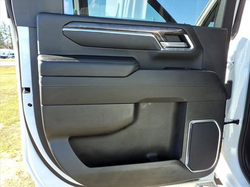 Used 2024 Chevrolet Silverado 2500 LTZ w/ LTZ Convenience Package image 22