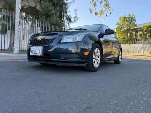 Used 2014 Chevrolet Cruze LS image 17