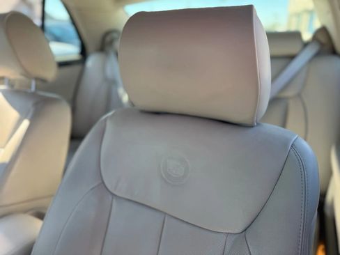 Used 2011 Cadillac DTS Luxury image 16