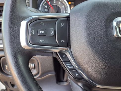 Used 2025 RAM 1500 Laramie AWD/4WD image 16