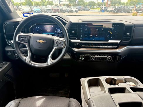 Used 2023 Chevrolet Silverado 1500 LT AWD/4WD image 14