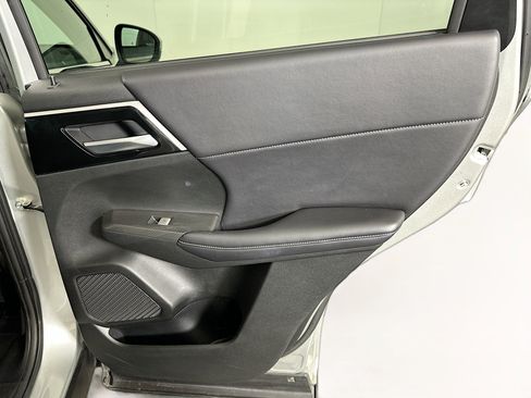 Used 2024 Mitsubishi Outlander SE Black Edition image 33