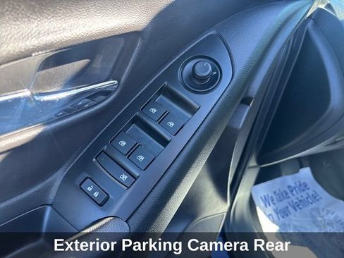 Used 2017 Chevrolet Trax LT w/ LT Convenience Package AWD/4WD image 13