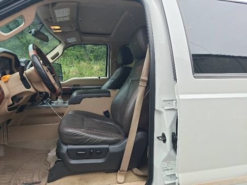 Used 2016 Ford F250 King Ranch w/ FX4 Off-Road Package AWD/4WD image 9