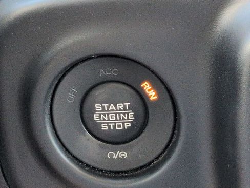 Used 2021 Jeep Gladiator Sport AWD/4WD image 25