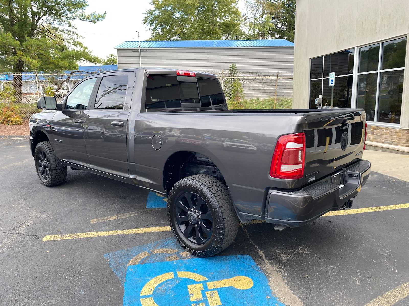 Used 2022 RAM 2500 Big Horn w/ Level C Equiment Group AWD/4WD image 3