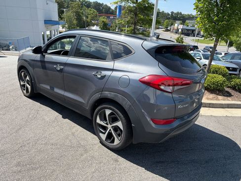 Used 2016 Hyundai Tucson Limited w/ Option Group 03 FWD image 9