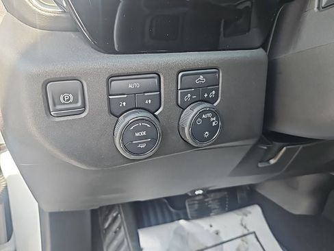 Used 2025 Chevrolet Silverado 1500 LT image 10