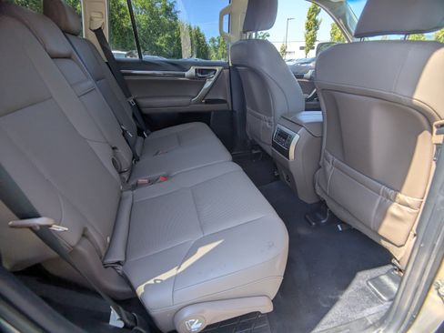 Used 2020 Lexus GX 460 Premium w/ Premium Package AWD/4WD image 11