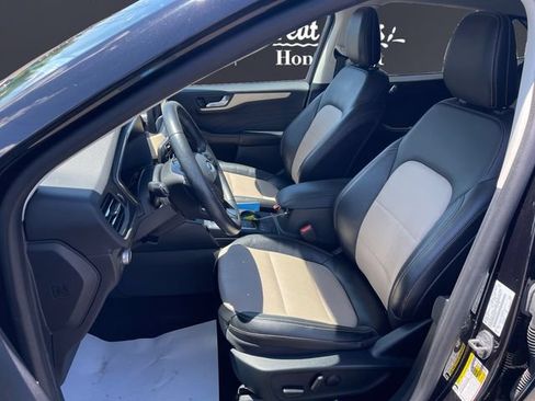 Used 2021 Ford Escape Titanium w/ Titanium Elite Package AWD/4WD image 9