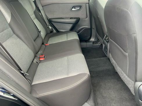 Used 2023 Nissan Rogue SV image 18