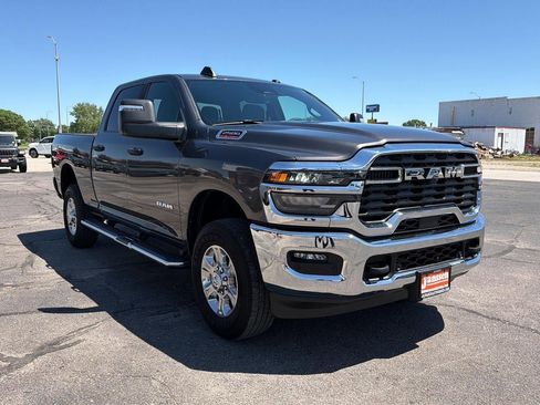Used 2026 RAM 2500 Big Horn AWD/4WD image 6