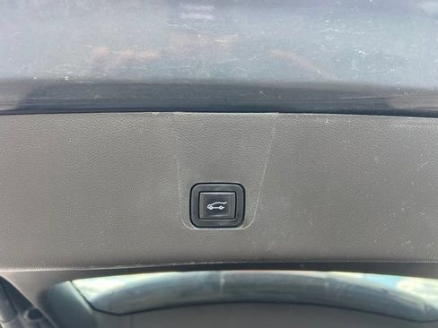 Used 2021 Chevrolet Traverse LT w/ LPO, Floor Liner Package AWD/4WD image 14