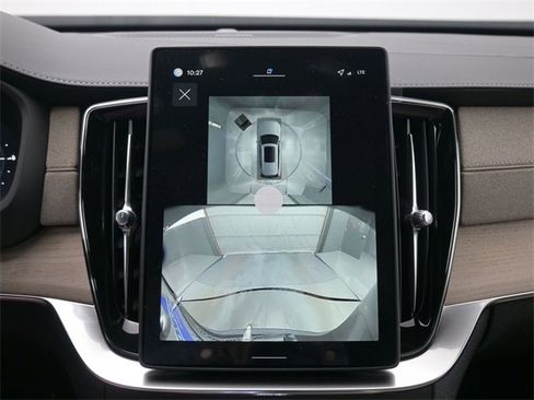 New 2026 Volvo XC90 T8 Plus image 22