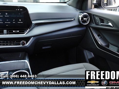 Used 2026 Chevrolet Equinox LT FWD image 32
