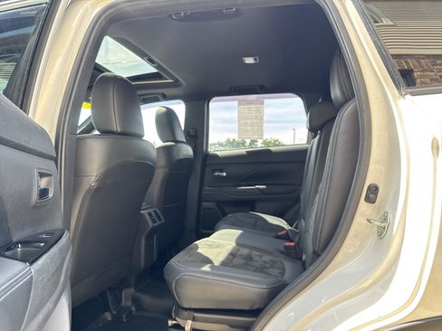 Used 2019 Mitsubishi Outlander LE AWD/4WD image 10