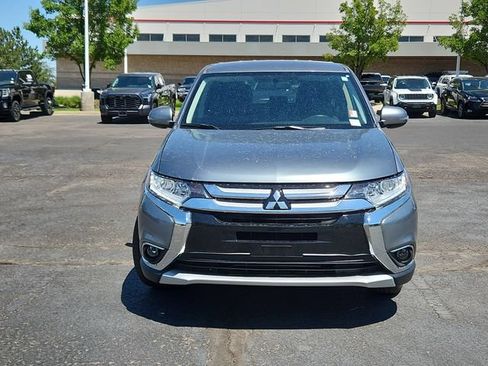 Used 2018 Mitsubishi Outlander SE AWD/4WD image 9