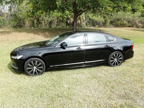 Used 2023 Volvo S90 B6 Plus image 5