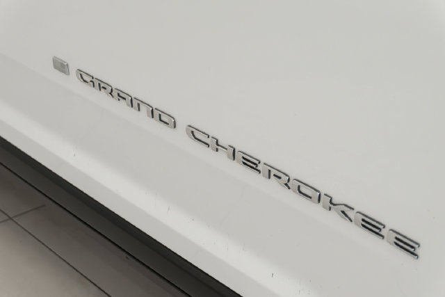Used 2023 Jeep Grand Cherokee Limited AWD/4WD image 8