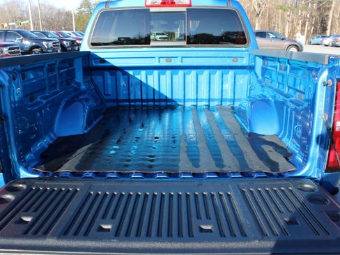 Used 2022 Chevrolet Colorado LT w/ LT Convenience Package image 9