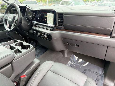 Used 2025 GMC Sierra 1500 SLT AWD/4WD image 35
