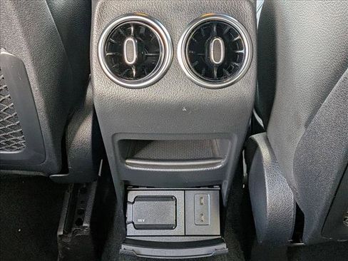 Certified 2022 Mercedes-Benz GLB 250 image 16