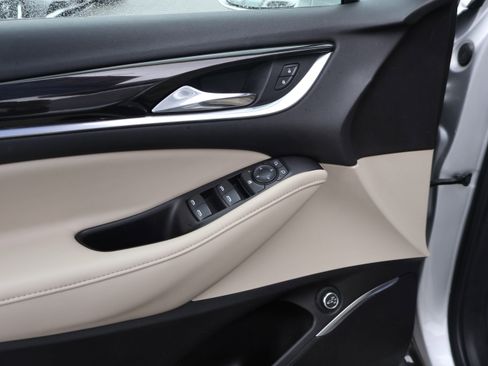 Used 2020 Buick Enclave Essence image 20