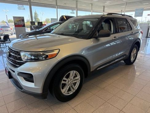 Used 2020 Ford Explorer XLT AWD/4WD image 6