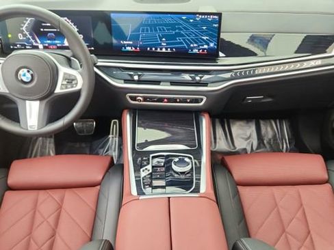 Used 2025 BMW X6 xDrive40i w/ Executive Package image 87