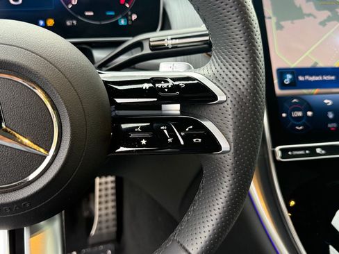 Used 2025 Mercedes-Benz GLC 300 4MATIC image 27