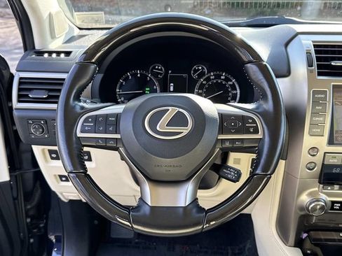Used 2021 Lexus GX 460 Premium w/ Premium Package image 19