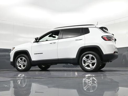 Used 2024 Jeep Compass Latitude AWD/4WD image 35