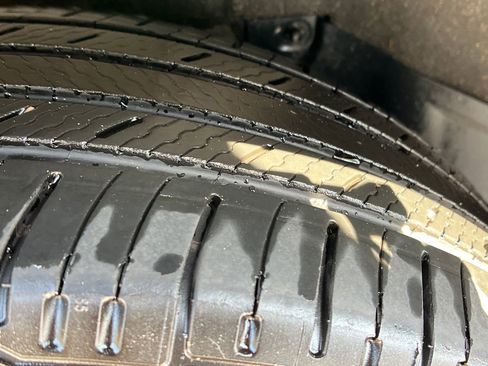 Used 2025 Toyota Highlander XLE image 24