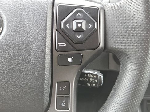 Used 2021 Toyota Tacoma TRD Off-Road AWD/4WD image 10