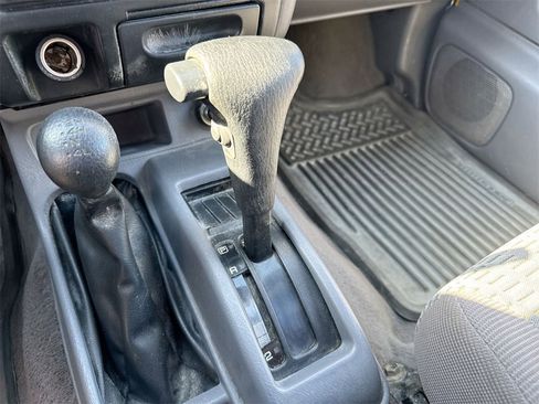 Used 2000 Nissan Xterra XE image 15